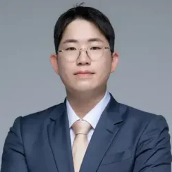 Dr. Kenneth Lee headshot