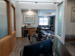 1st-Family-Dental-of-Algonquin-Office-Interior-Receiving-area.png